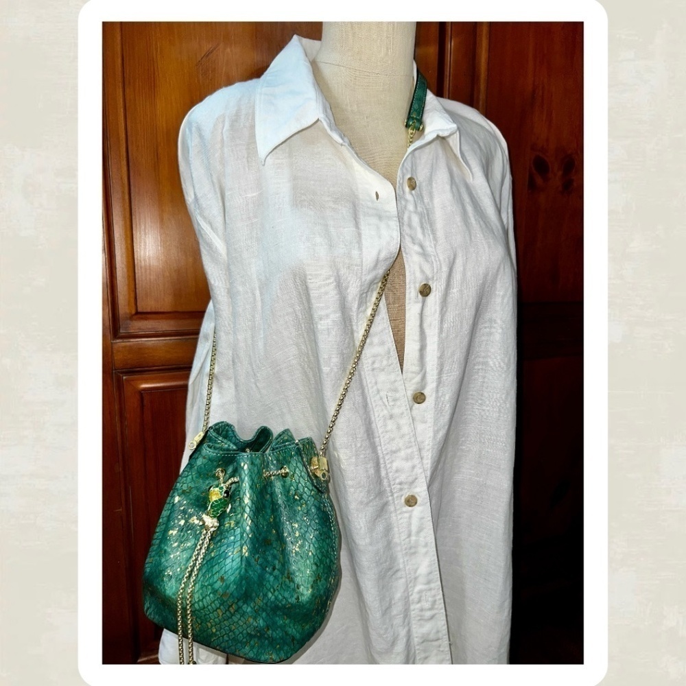 Vegan Leather Green/Gold Snake Print Bucket Bag w/Goldfish Drawstring/Top Handle - Picture 15 of 16